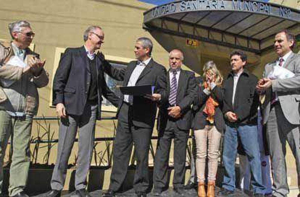 Ferraresi inaugur� en Dock Sud un nuevo edificio para la Unidad Sanitaria N� 2