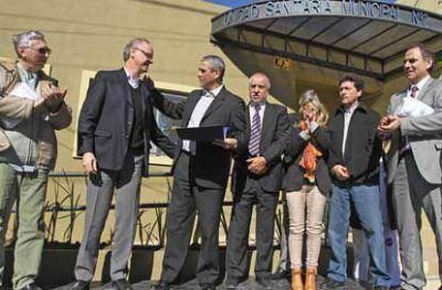 Ferraresi inaugur� en Dock Sud un nuevo edificio para la Unidad Sanitaria N� 2