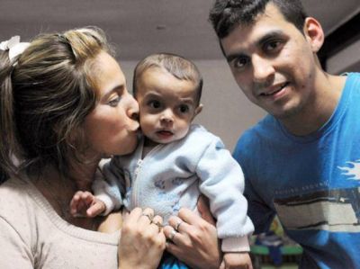Cumpli� un a�o Samuel, el beb� que recibi� un trasplante de h�gado a los 21 d�as