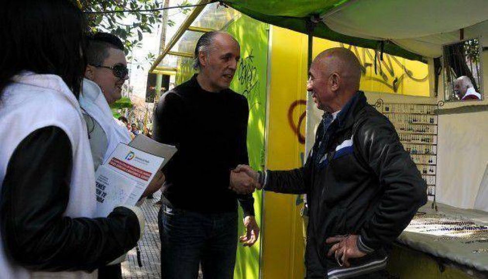 El defensor del Pueblo recorri� Palermo para dialogar con vecinos