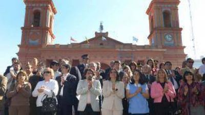 Cloacas: �La obra es de 2 a�os y est� la voluntad pol�tica de ir completando con otras, para cubrir a m�s vecinos�