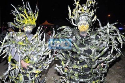 Ser otro por una noche, comenz� la Fiesta de Disfraces