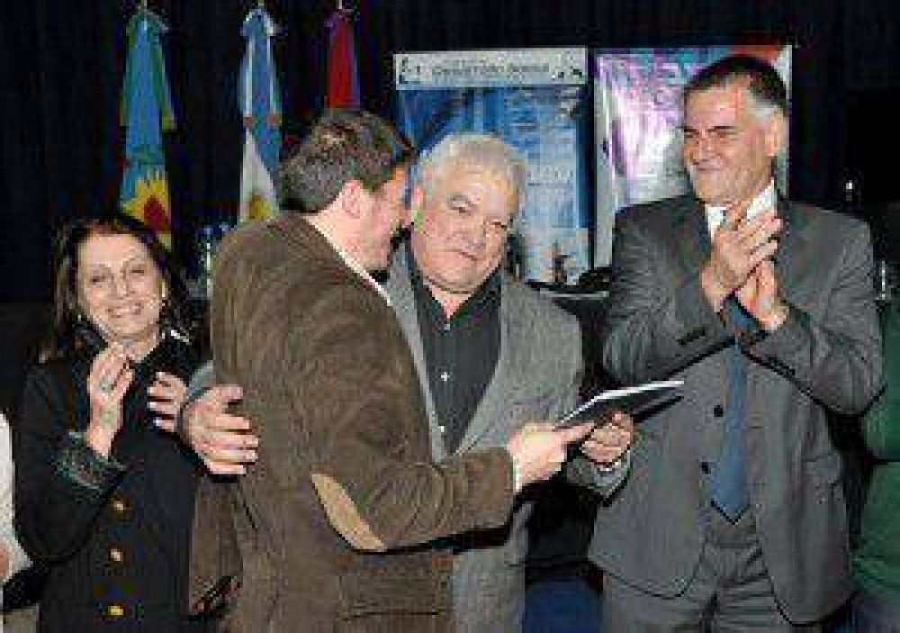 En Lomas, entregaron 1.017 nuevas pensiones a vecinos