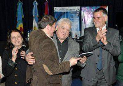 En Lomas, entregaron 1.017 nuevas pensiones a vecinos
