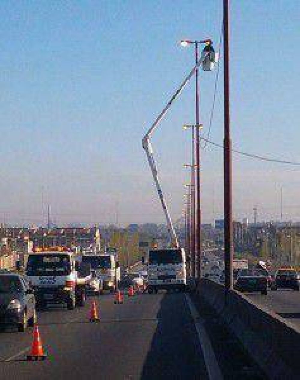 Renovaron m�s de 100 luces en la autopista Presidente Per�n