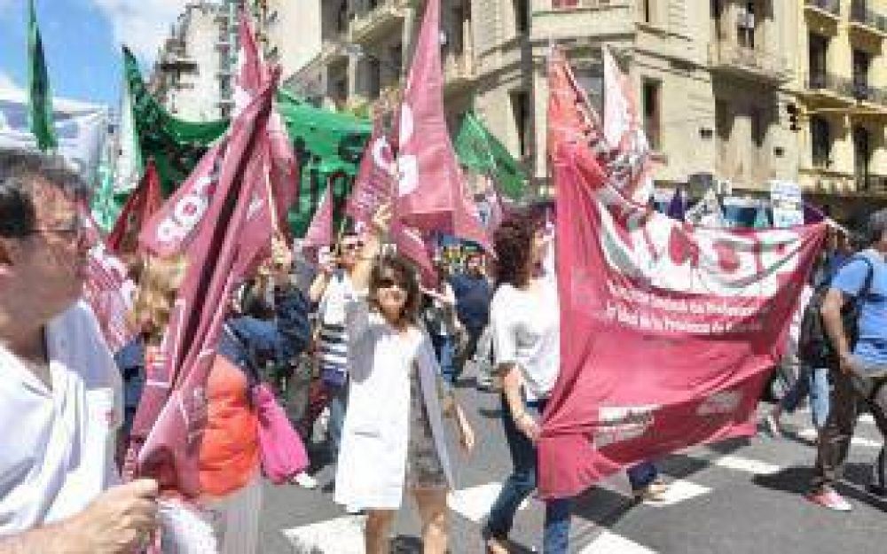 M�dicos de Cicop vuelven al paro