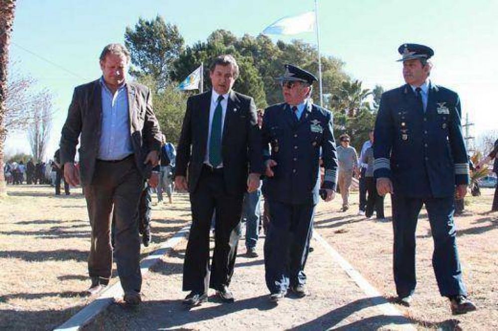 Homenaje a San Mart�n y aniversario de Monte Com�n