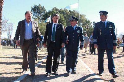 Homenaje a San Mart�n y aniversario de Monte Com�n