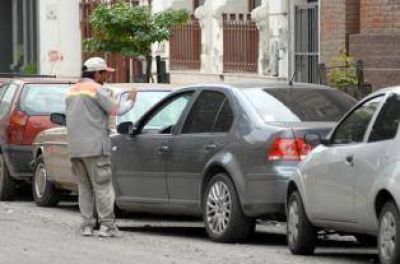 El amayismo apura el nuevo sistema de estacionamiento pago