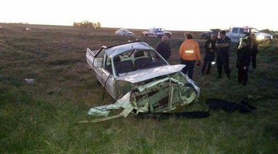 Paraje Calder�n: volc� una camioneta y el conductor muri� aplastado
