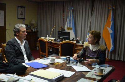 La gobernadora Fabiana R�os recibi� a Jos� Scioli