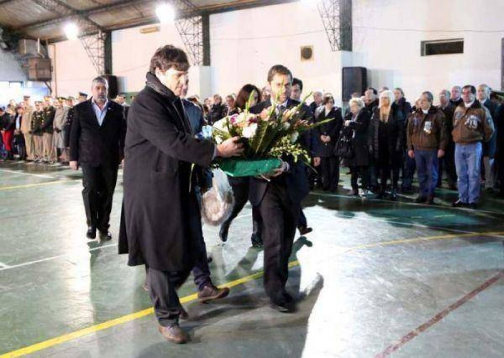 Sciurano y concejales depositaron ofrenda floral en el 164 Aniversario del fallecimiento de San Martn