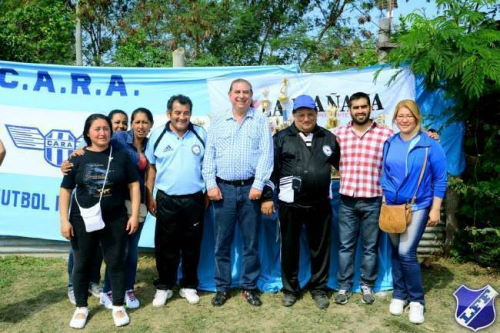 El Presidente de la LFF acompa�� a CARAS en su aniversario.