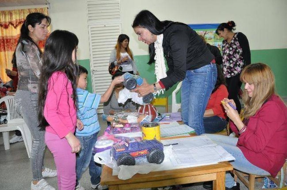 El gobierno distribuyo 220 mil juguetes a chicos de toda la provincia