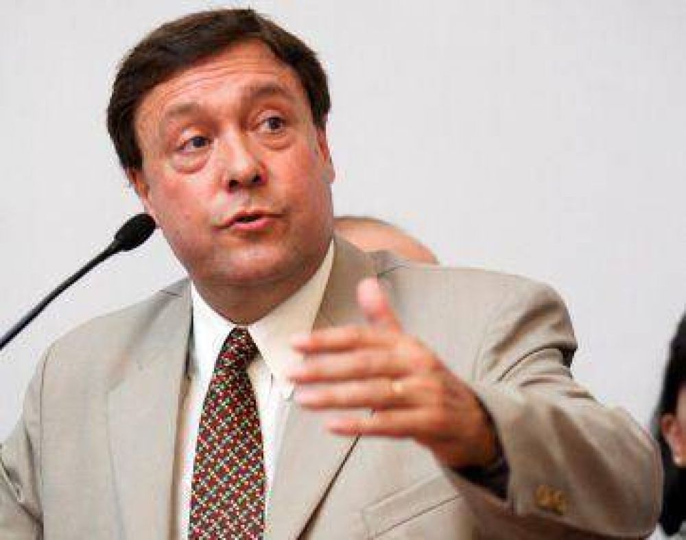 ﻿El gobernador de R�o Negro ya juega con Massa