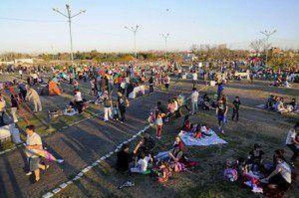 M�s de 35 mil vecinos coparon los parques de lomas el finde largo