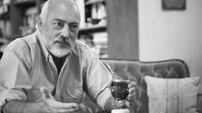 �La UCR debe instaurar los di�logos necesarios para constituirse en una alternativa atractiva y convocante�