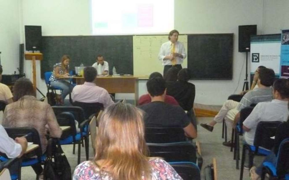 Buscan incrementar los profesionales en la industria del software