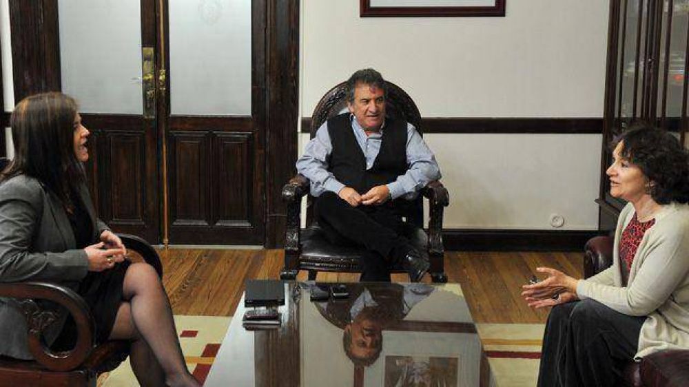 Elogio K porte�o para Urribarri