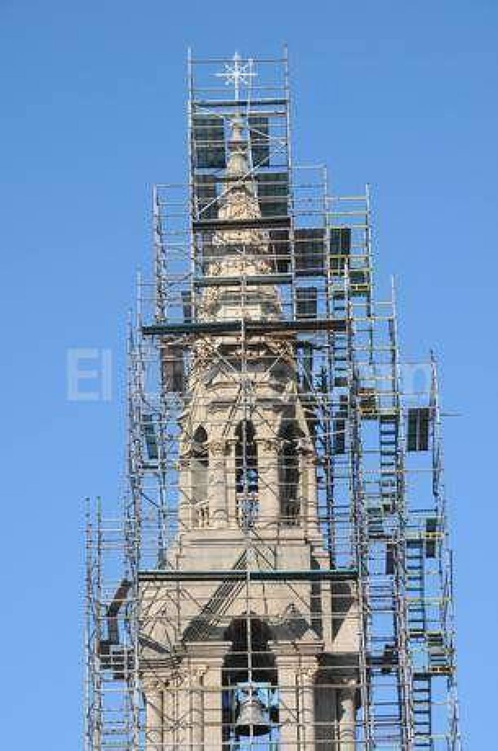 Comenz� la puesta en valor de la fachada de la Bas�lica