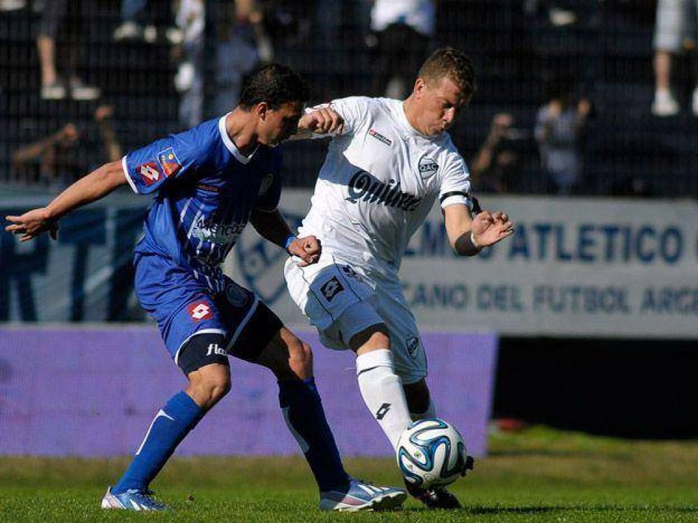 Heroica remontada del Tomba en el Centenario