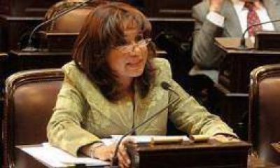 Ada Maza no descarta ir por la gobernaci�n en el 2015