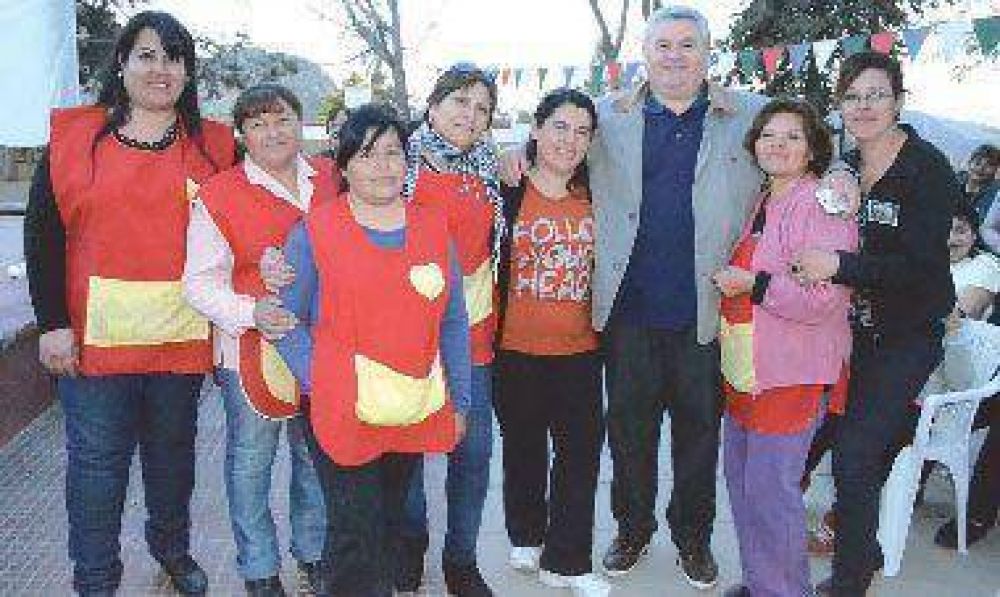 �Abuelos del Coraz�n� homenaje� a los adultos mayores en su d�a