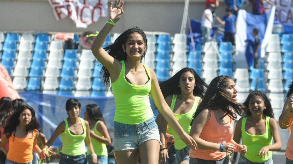 Multitud de jovenes en el 