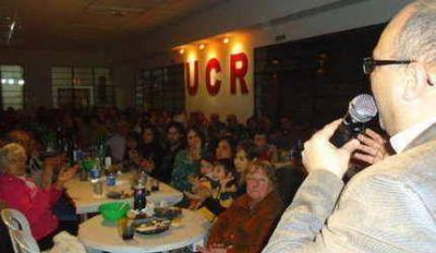 UCR: Reino presidi� masivo acto en la Casa Radical