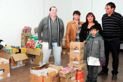 El Concejo entreg� donaciones a ni�os en diferentes barrios