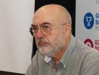 �No ser�a alocado pensar en una municipalici�n del servicio de agua potable�