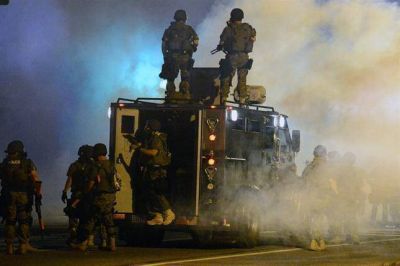 Sigue la tensi�n en EE.UU.: nuevos enfrentamientos en Missouri