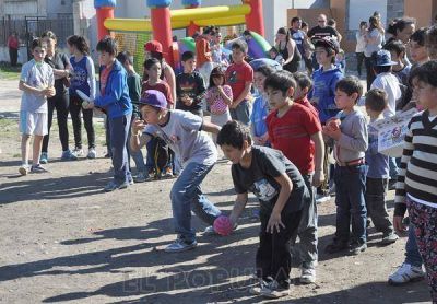 Festejo del D�a del Ni�o en el barrio Nicol�s Avellaneda