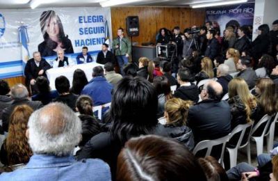 Militantes dieron su respaldo a Cant�n