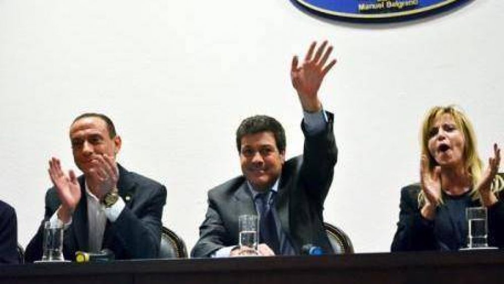 Mariotto carg� contra los pol�ticos que no se definen
