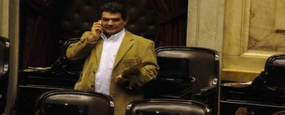Hay m�s diputados que pueblo en los actos p�blicos, hay que bajar el gasto p�blico