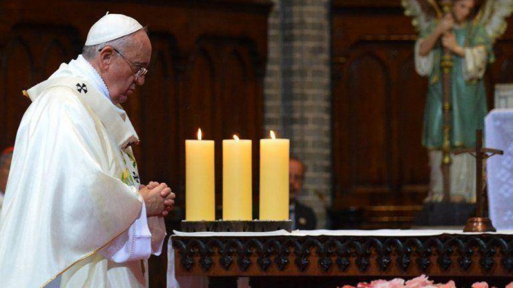 El Papa pidi� que recen por �l luego del tr�gico accidente de su familia en C�rdoba