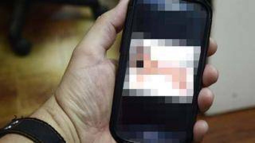 Ordenan detener a la pareja mujer de la madre que corromp�a a sus hijas