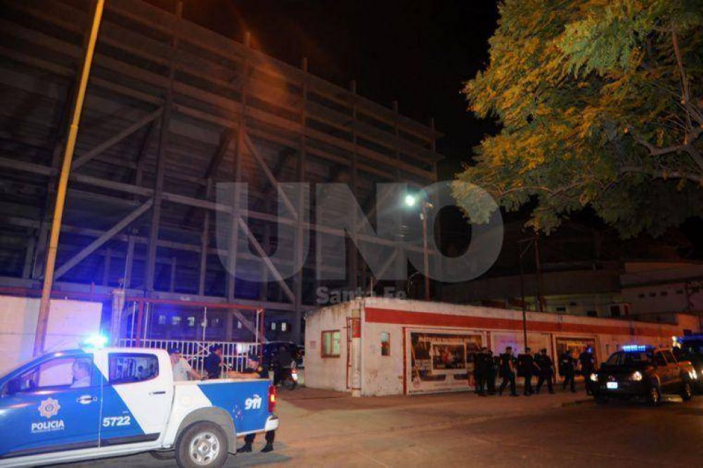 Hubo tiros entre barras en el estadio de Uni�n