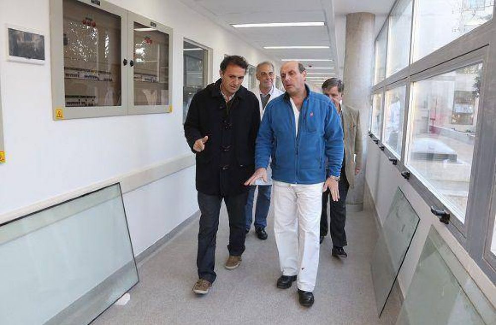 Gabriel Katopodis supervis� el avance de las obras del Thompson
