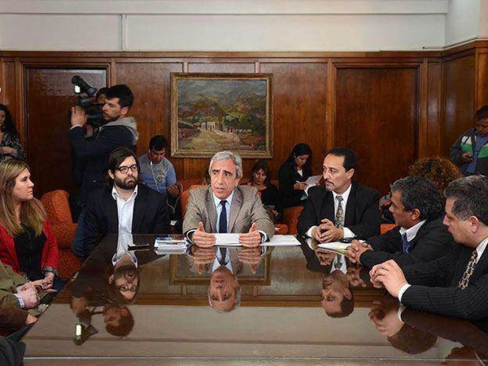 El Gobierno firm� acuerdos con empresarios para sostener el empleo