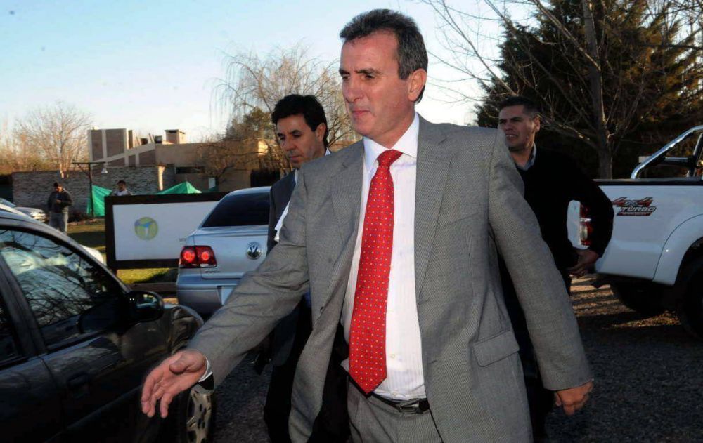 En plena discusi�n con YPF, P�rez adjudica 4 �reas privadas