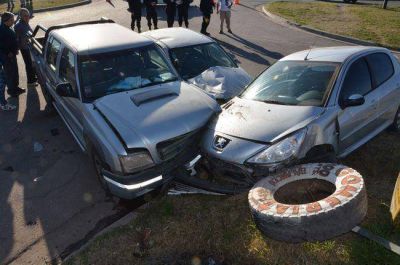 Triple choque con m�ltiples heridos