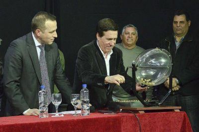 OTROS CUATRO VETERANOS DE GUERRA DE LAN�S VIAJAR�N A LAS ISLAS MALVINAS