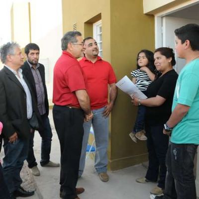 El Gobernador recorri� y entreg� viviendas del programa Techo Digno