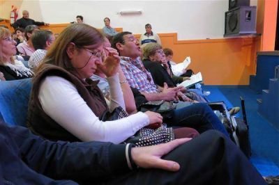 Aumento del agua: debate y bronca en una audiencia p�blica a 500 kil�metros