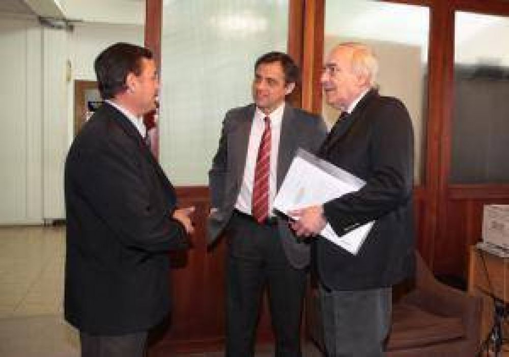 Tres judiciales, candidatos a ser juez de la megacausa