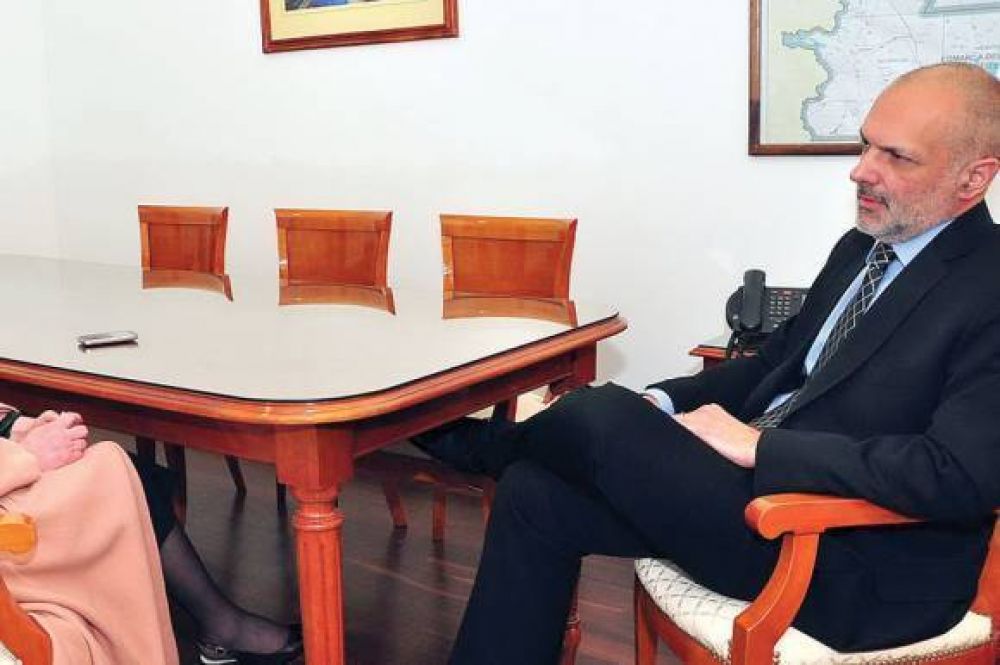 Ziebart y Pais tambi�n votar�n en contra del proyecto de ley nacional de hidrocarburos