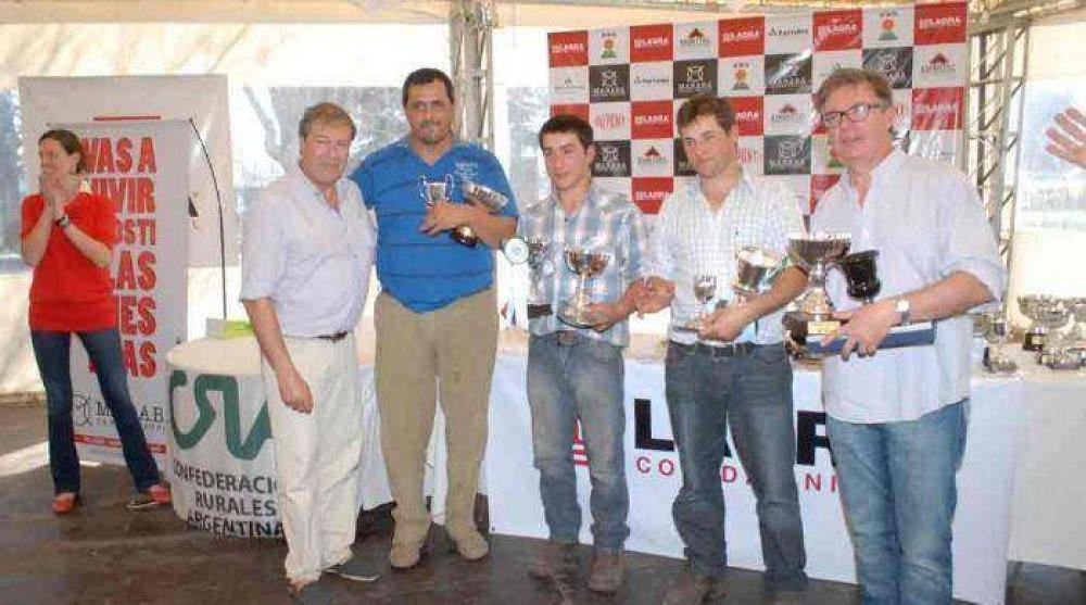 La Sociedad Rural agasaj� y premi� a caba�eros presentes en la Expo