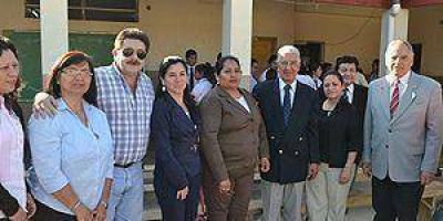Desde Educaci�n visitaron la escuela que recibe alumnos de paraguay